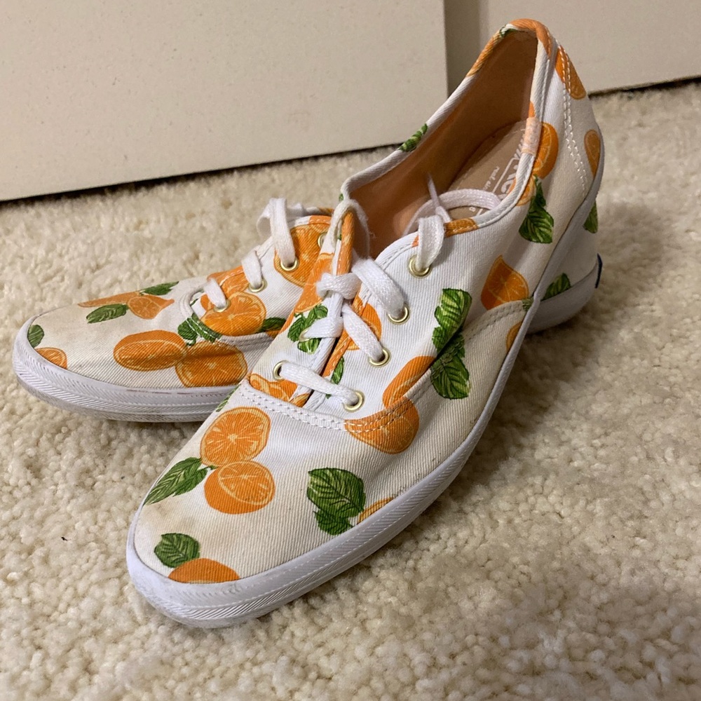 Women’s 9.5 orange patterned keds